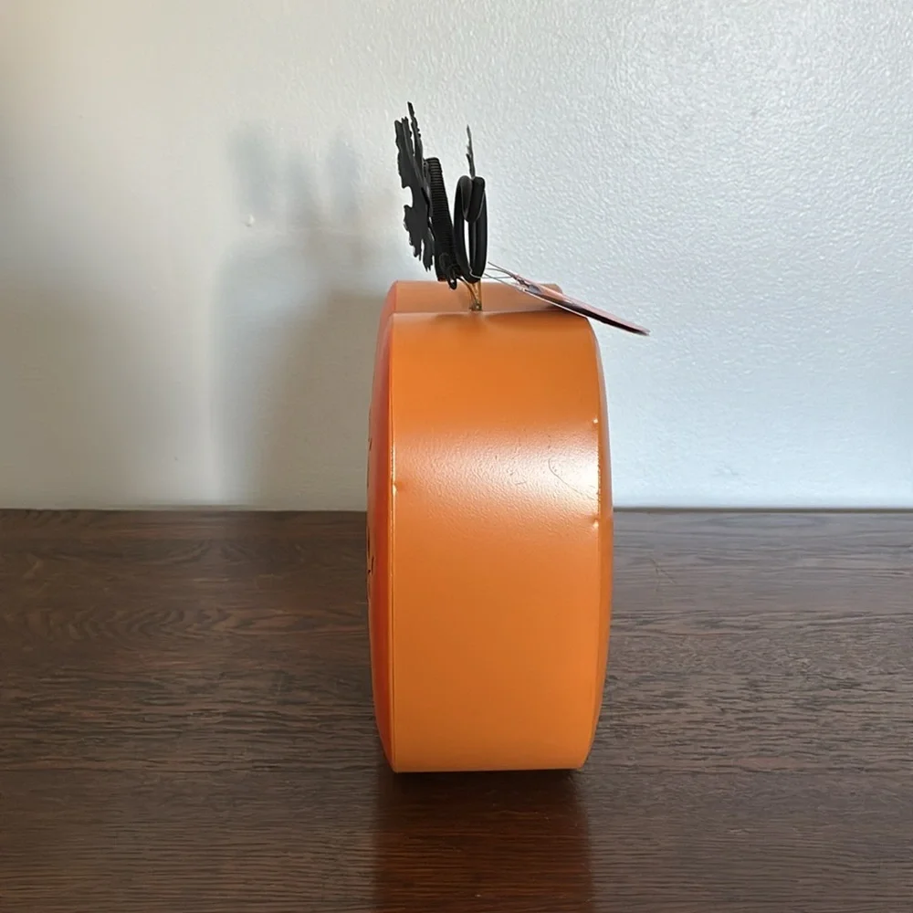 NWT- LED Light Up- Welcome Fall Orange Metal Pumpkin Decoration w/ Metal Leaves